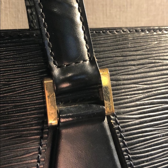 Epi-leather Louis Vuitton briefcase - Picture 6 of 9